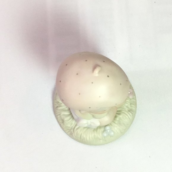 Precious Moments "Loving You Dear Valentines" Baby Collection Figurine #306932 - Picture 6 of 8